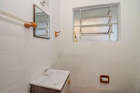 Banheiro de kitnet/studio à venda com 1 quarto, 35m² em Petrópolis, Porto Alegre