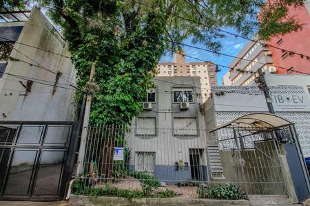 Studio para alugar com 35m², 1 quarto e sem vaga Studio para alugar com 35m², 1 quarto e sem vagaFachada