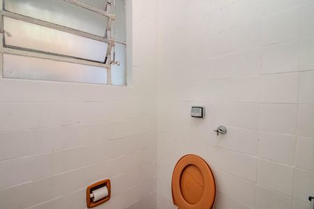 Banheiro de kitnet/studio à venda com 1 quarto, 35m² em Petrópolis, Porto Alegre