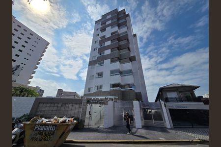 Apartamento para alugar com 45m², 2 quartos e 1 vaga Apartamento para alugar com 45m², 2 quartos e 1 vagaFachada