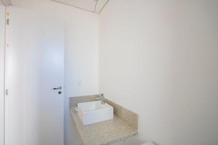 Apartamento à venda com 79m², 2 quartos e 2 vagasBanheiro do quarto 2