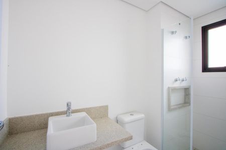 Apartamento à venda com 79m², 2 quartos e 2 vagasBanheiro do quarto 2