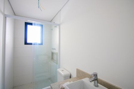 Apartamento à venda com 79m², 2 quartos e 2 vagasBanheiro do quarto 1