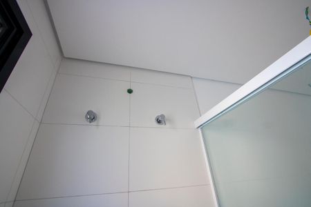 Apartamento à venda com 79m², 2 quartos e 2 vagasBanheiro do quarto 1