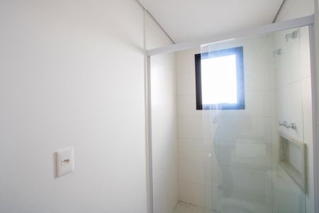 Apartamento à venda com 79m², 2 quartos e 2 vagasBanheiro do quarto 1