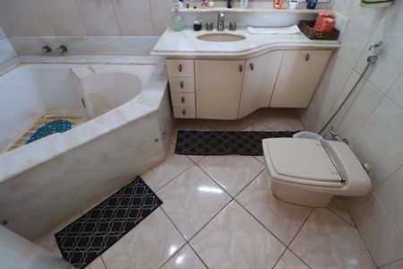 Apartamento para alugar com 133m², 3 quartos e 2 vagasBanheiro suite 