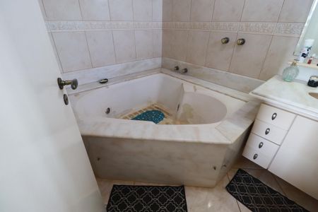 Apartamento para alugar com 133m², 3 quartos e 2 vagasBanheiro suite 