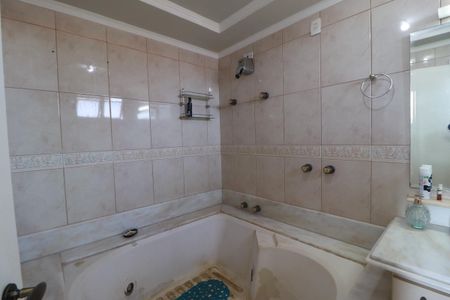 Apartamento para alugar com 133m², 3 quartos e 2 vagasBanheiro suite 