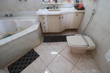 Apartamento para alugar com 133m², 3 quartos e 2 vagasBanheiro suite 