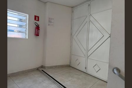 Studio para alugar com 120m², 1 quarto e sem vaga Studio para alugar com 120m², 1 quarto e sem vagaHall de Entrada