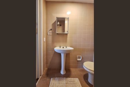 Apartamento para alugar com 200m², 3 quartos e 1 vagaBanheiro da Suíte 1