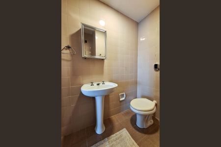 Apartamento para alugar com 200m², 3 quartos e 1 vagaBanheiro da Suíte 1
