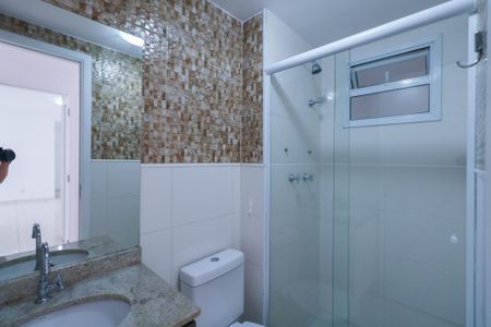 Apartamento para alugar com 67m², 2 quartos e 1 vaga Apartamento para alugar com 67m², 2 quartos e 1 vagaBanheiro da Suíte
