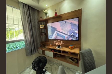 Sala de apartamento para alugar com 2 quartos, 43m² em Vargem Pequena, Rio de Janeiro