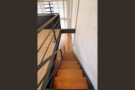 Apartamento à venda com 98m², 1 quarto e 2 vagasEscada