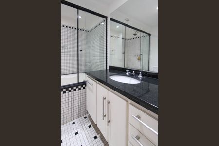Apartamento à venda com 98m², 1 quarto e 2 vagasBanheiro Suíte 
