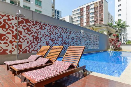 Studio para alugar com 39m², 1 quarto e 1 vaga Studio para alugar com 39m², 1 quarto e 1 vagaPiscina