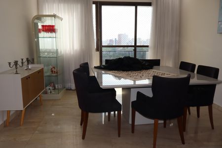 Apartamento para alugar com 137m², 3 quartos e 2 vagasSala