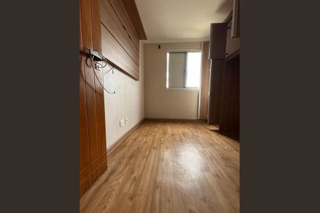 Quarto de apartamento para alugar com 3 quartos, 62m² em Jardim Utinga, Santo André
