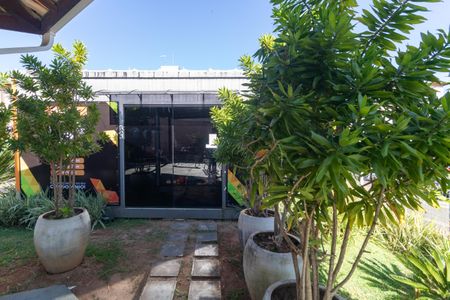 Apartamento para alugar com 45m², 2 quartos e 1 vagaÁrea comum - mini mercado