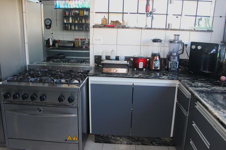 Casa à venda com 342m², 3 quartos e 2 vagasCozinha