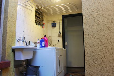 Casa à venda com 342m², 3 quartos e 2 vagasÁrea de Serviço