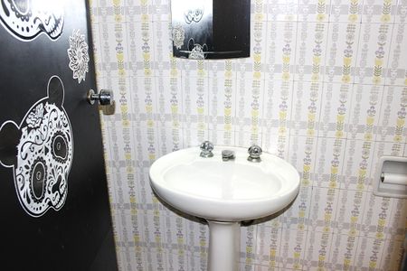 Casa à venda com 342m², 3 quartos e 2 vagasDormitório - Suíte 2