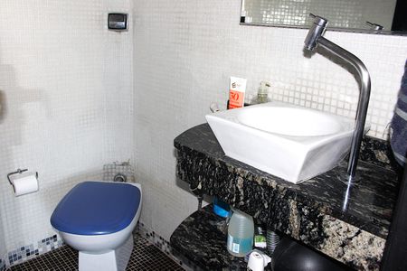 Casa à venda com 342m², 3 quartos e 2 vagasLavabo