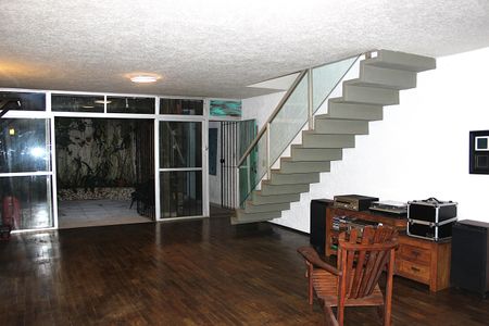 Casa à venda com 342m², 3 quartos e 2 vagasSalão 