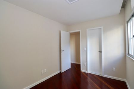 Quarto 2 de apartamento para alugar com 3 quartos, 64m² em Saboeiro, Salvador