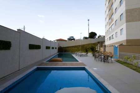 Apartamento para alugar com 68m², 3 quartos e 1 vagaÁrea comum - Piscina
