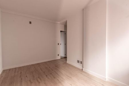 Apartamento à venda com 109m², 3 quartos e 2 vagas Apartamento à venda com 109m², 3 quartos e 2 vagasQuarto 3