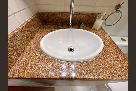 Casa de condomínio à venda com 84m², 3 quartos e 1 vaga Casa de condomínio à venda com 84m², 3 quartos e 1 vagaBanheiro Social