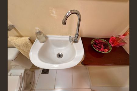 Casa de condomínio à venda com 84m², 3 quartos e 1 vaga Casa de condomínio à venda com 84m², 3 quartos e 1 vagaLavabo