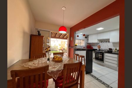 Casa de condomínio à venda com 84m², 3 quartos e 1 vaga Casa de condomínio à venda com 84m², 3 quartos e 1 vagaSala