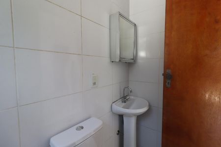 Casa para alugar com 70m², 3 quartos e sem vaga Casa para alugar com 70m², 3 quartos e sem vagaBanheiro
