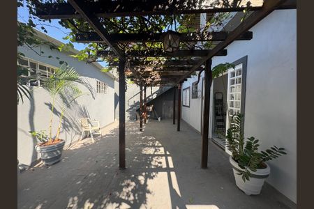 Casa para alugar com 70m², 3 quartos e sem vaga Casa para alugar com 70m², 3 quartos e sem vagaQuintal