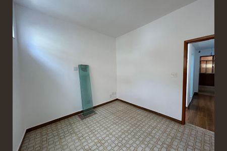 Quarto 1 de casa para alugar com 2 quartos, 90m² em Vila Valqueire, Rio de Janeiro