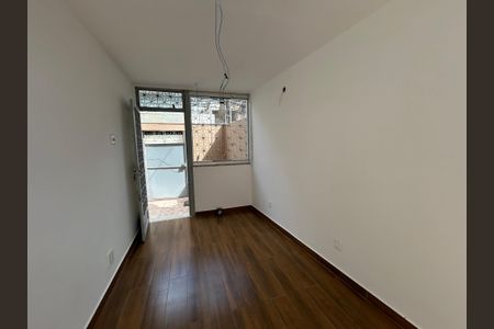 Casa para alugar com 90m², 2 quartos e sem vagaSala