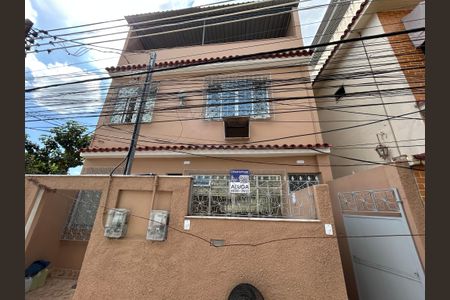 Casa para alugar com 90m², 2 quartos e sem vagaFachada + placa