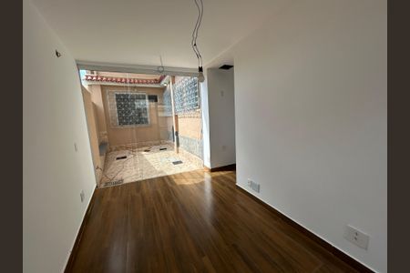 Casa para alugar com 90m², 2 quartos e sem vagaSala