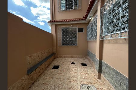 Casa para alugar com 90m², 2 quartos e sem vagaQuintal
