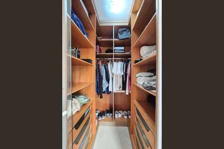 Apartamento à venda com 97m², 3 quartos e 2 vagas Apartamento à venda com 97m², 3 quartos e 2 vagasSuíte - closet