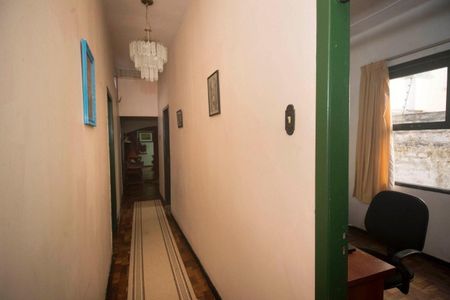Casa à venda com 281m², 3 quartos e 2 vagasCorredor