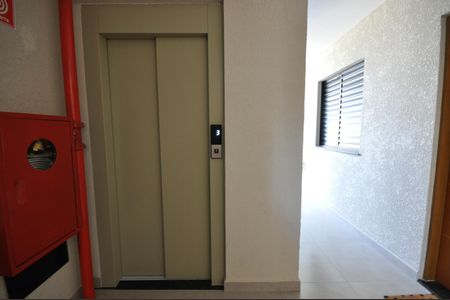 Apartamento para alugar com 38m², 2 quartos e sem vagaElevador