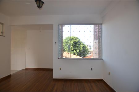 Sala de casa para alugar com 2 quartos, 90m² em Vila Valqueire, Rio de Janeiro