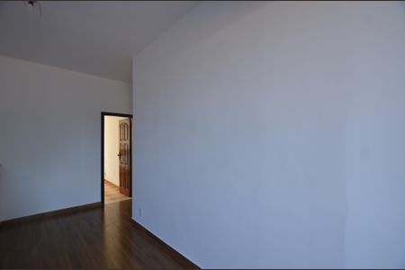 Sala de casa para alugar com 2 quartos, 90m² em Vila Valqueire, Rio de Janeiro