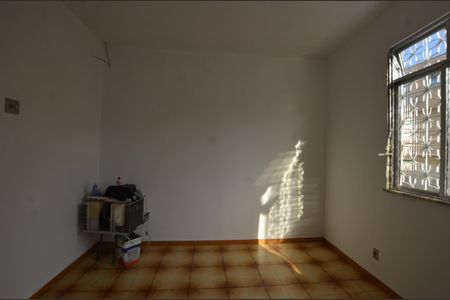 Quarto 1 de casa para alugar com 2 quartos, 90m² em Vila Valqueire, Rio de Janeiro