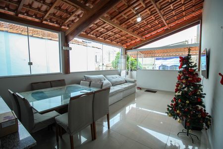 Casa à venda com 4 quartos, 198m² em Vila Regente Feijó, São Paulo