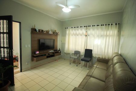 Casa à venda com 4 quartos, 198m² em Vila Regente Feijó, São Paulo